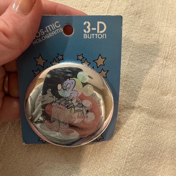 Brand new Vintage Disney Holographic Pins - Picture 4 of 5